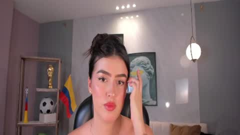 Paulina Santos  online show from 06-19-26, 07:50