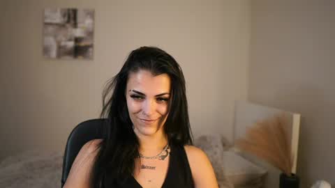 Pauline online show from 06-14-26, 01:13