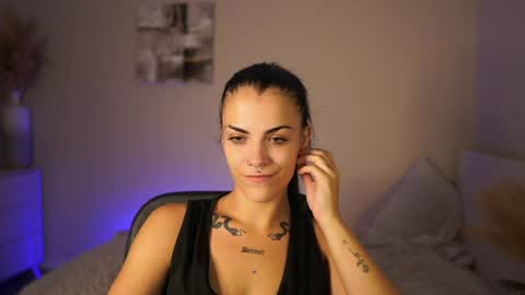 Pauline online show from 07-25-26, 07:00