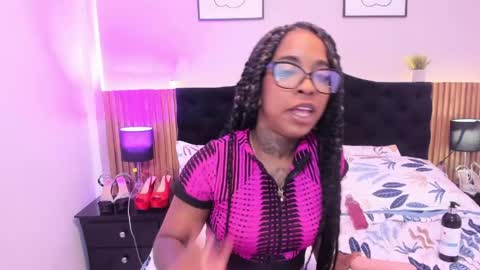 Pauline online show from 04-07-26, 03:23