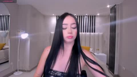 Snapshot of paulinesanz chatting on 05-16-26, 07:12 Pauline Sanz online show from 05-16-26, 07:12