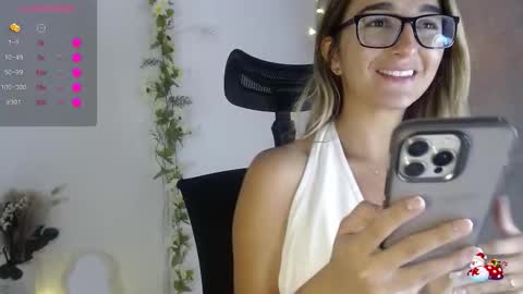 Snapshot of paulirose chatting on 02-11-26, 08:03 paulirose online show from 02-11-26, 08:03