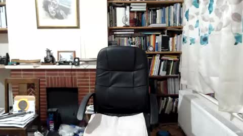 Snapshot of paull56r_ chatting on 10-12-25, 10:09 Hi Im Paul online show from 10-12-25, 10:09