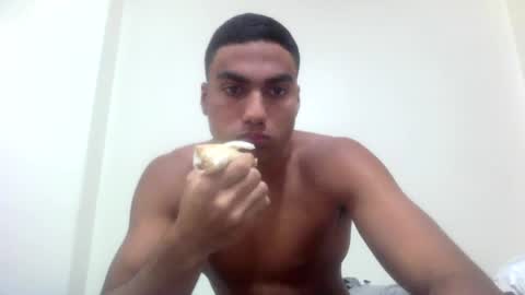 Snapshot of paulobonaventuree chatting on 04-15-26, 07:58 paulo online show from 04-15-26, 07:58
