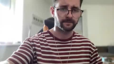 Snapshot of paulsimpsn chatting on 09-11-25, 07:52 love bush online show from 09-11-25, 07:52