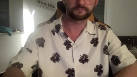 Snapshot of paulsimpsn chatting on 09-20-25, 11:06 love bush online show from 09-20-25, 11:06