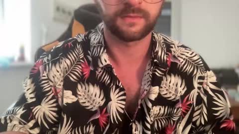 Snapshot of paulsimpsn chatting on 09-21-25, 11:34 love bush online show from 09-21-25, 11:34