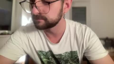 Snapshot of paulsimpsn chatting on 09-27-25, 06:02 love bush online show from 09-27-25, 06:02