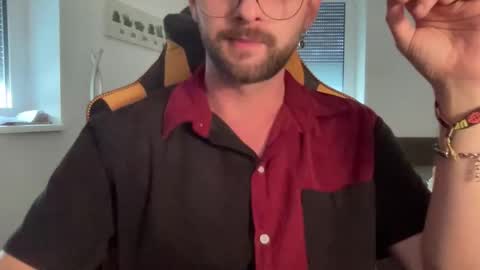 Snapshot of paulsimpsn chatting on 10-06-25, 02:14 love bush online show from 10-06-25, 02:14