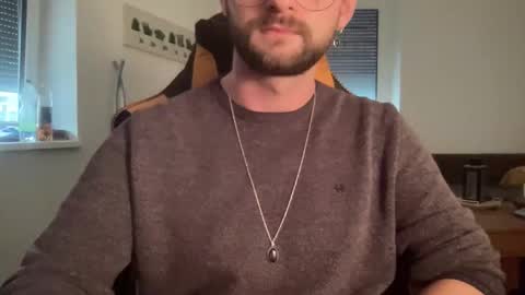 Snapshot of paulsimpsn chatting on 10-13-25, 03:12 love bush online show from 10-13-25, 03:12