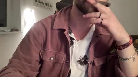 Snapshot of paulsimpsn chatting on 10-24-25, 10:28 love bush online show from 10-24-25, 10:28