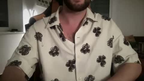 Snapshot of paulsimpsn chatting on 11-21-25, 11:58 love bush online show from 11-21-25, 11:58