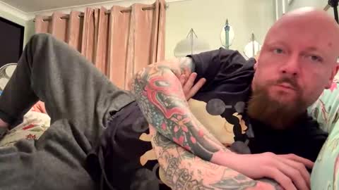 paulyb445 online show from 02-08-26, 06:11