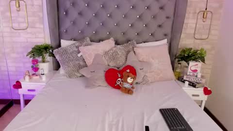 Pau online show from 02-16-26, 02:13