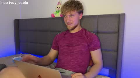 Snapshot of pavelrey chatting on 04-26-26, 08:28 Pavel online show from 04-26-26, 08:28