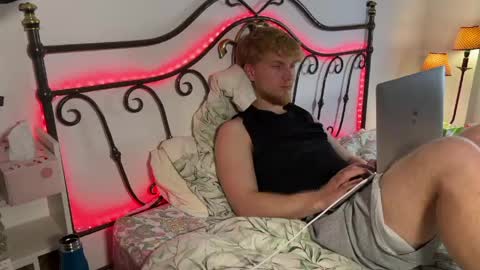 Snapshot of pavelrey chatting on 05-04-26, 11:34 Pavel online show from 05-04-26, 11:34