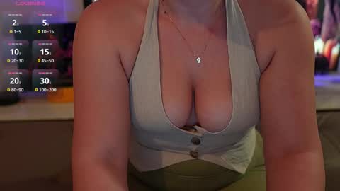 Snapshot of pawg_official chatting on 09-22-25, 12:23 pawg_official online show from 09-22-25, 12:23
