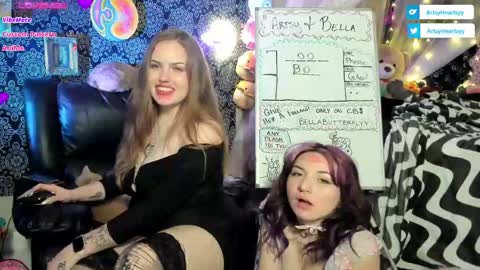 Snapshot of pawggoddess778 chatting on 01-14-25, 06:13 ArtsyHeartsyy online show from 01-14-25, 06:13