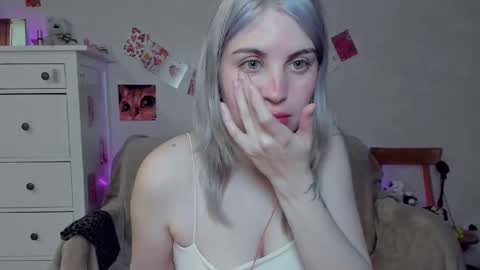 Snapshot of pawwsup1 chatting on 05-24-26, 07:35 Allisses online show from 05-24-26, 07:35