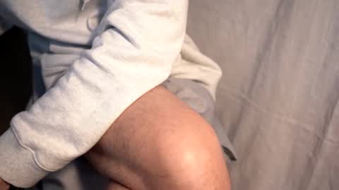 Snapshot of pboytobi23 chatting on 01-05-25, 10:21 tobi online show from 01-05-25, 10:21