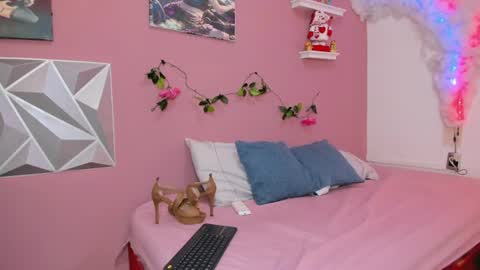 Snapshot of peach_babe_ chatting on 07-15-26, 03:34 Peach online show from 07-15-26, 03:34