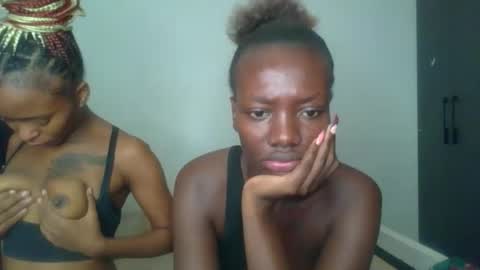 Snapshot of peach_ebonny chatting on 04-21-26, 02:56 peach_ebonny online show from 04-21-26, 02:56
