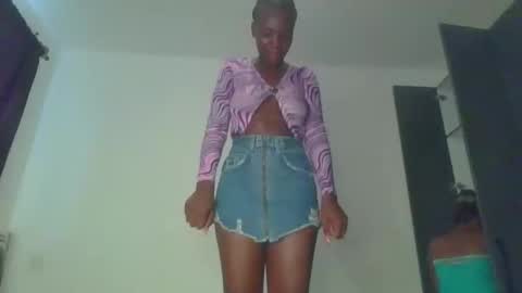 Snapshot of peach_ebonny chatting on 04-23-26, 12:29 peach_ebonny online show from 04-23-26, 12:29