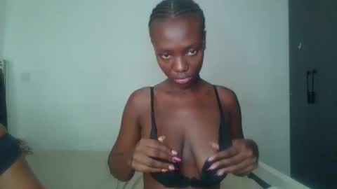 Snapshot of peach_ebonny chatting on 04-30-26, 11:53 peach_ebonny online show from 04-30-26, 11:53