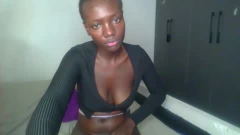 Snapshot of peach_ebonny chatting on 05-08-26, 01:38 peach_ebonny online show from 05-08-26, 01:38