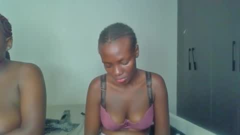 Snapshot of peach_ebonny chatting on 05-09-26, 01:49 peach_ebonny online show from 05-09-26, 01:49