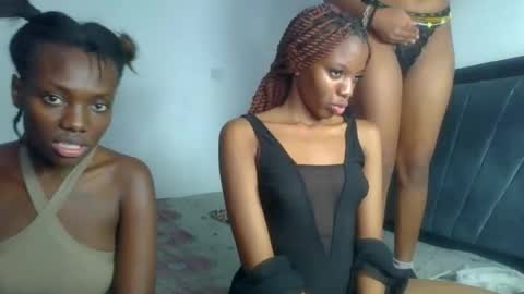 Snapshot of peach_ebonny chatting on 05-23-26, 06:45 peach_ebonny online show from 05-23-26, 06:45