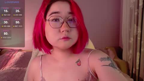 Snapshot of peach_shy chatting on 10-06-25, 08:23 Lilian online show from 10-06-25, 08:23