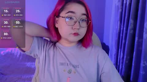 Snapshot of peach_shy chatting on 10-13-25, 08:36 Lilian online show from 10-13-25, 08:36