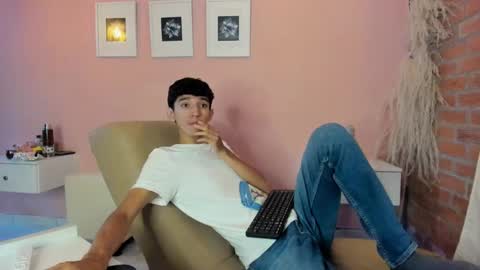 peach tyron online show from 01-10-25, 12:58