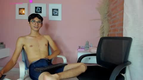 peach tyron online show from 03-03-25, 10:52