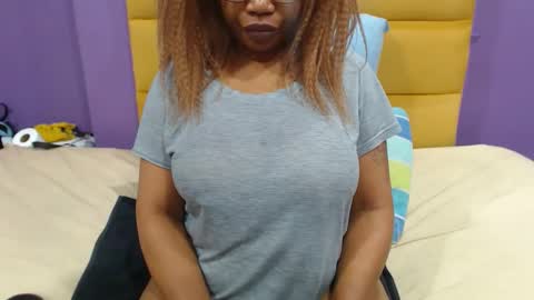 Snapshot of peachassxx chatting on 11-08-25, 05:40 peachy online show from 11-08-25, 05:40