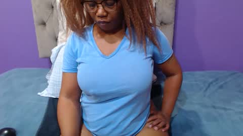 Snapshot of peachassxx chatting on 04-19-26, 05:40 peachy online show from 04-19-26, 05:40