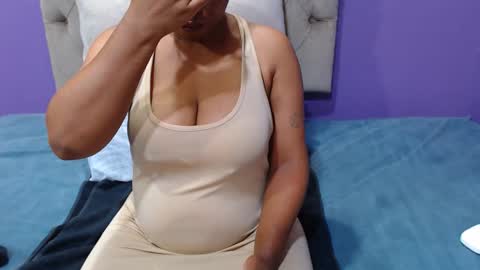 Snapshot of peachassxx chatting on 04-20-26, 05:32 peachy online show from 04-20-26, 05:32
