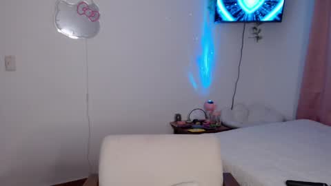 peacherry_ online show from 12-31-24, 04:06