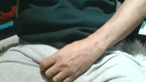 Snapshot of peacheshubby chatting on 05-11-26, 12:49 hard4u online show from 05-11-26, 12:49