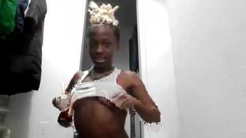 Peach online show from 03-31-26, 11:05