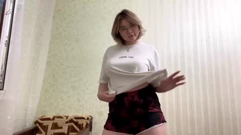 Molly online show from 06-30-26, 06:09