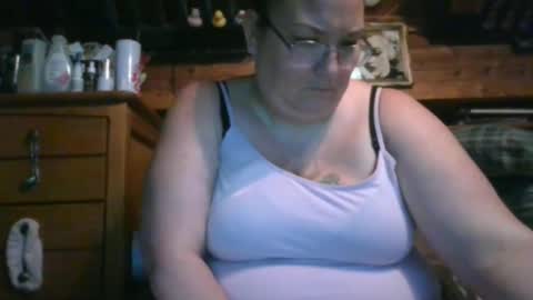 Snapshot of peachtree197 chatting on 12-13-24, 04:11 peachtree197 online show from 12-13-24, 04:11