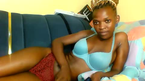 Snapshot of peachy_mummie chatting on 09-11-25, 10:04 peachie online show from 09-11-25, 10:04