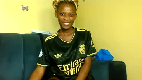Snapshot of peachy_mummie chatting on 09-12-25, 12:11 peachie online show from 09-12-25, 12:11