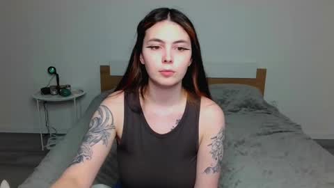 Snapshot of peachybabe__ chatting on 02-05-25, 01:15 Peachy online show from 02-05-25, 01:15