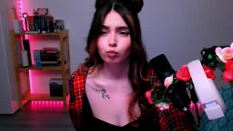 Peachy online show from 10-24-25, 04:47