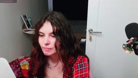 Snapshot of peachybabe__ chatting on 06-14-26, 05:26 Peachy online show from 06-14-26, 05:26