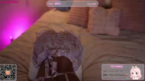 Snapshot of peachypeachgirl chatting on 10-16-25, 04:41 peachypeachgirl online show from 10-16-25, 04:41