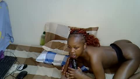 peachysparkel online show from 02-21-26, 03:46